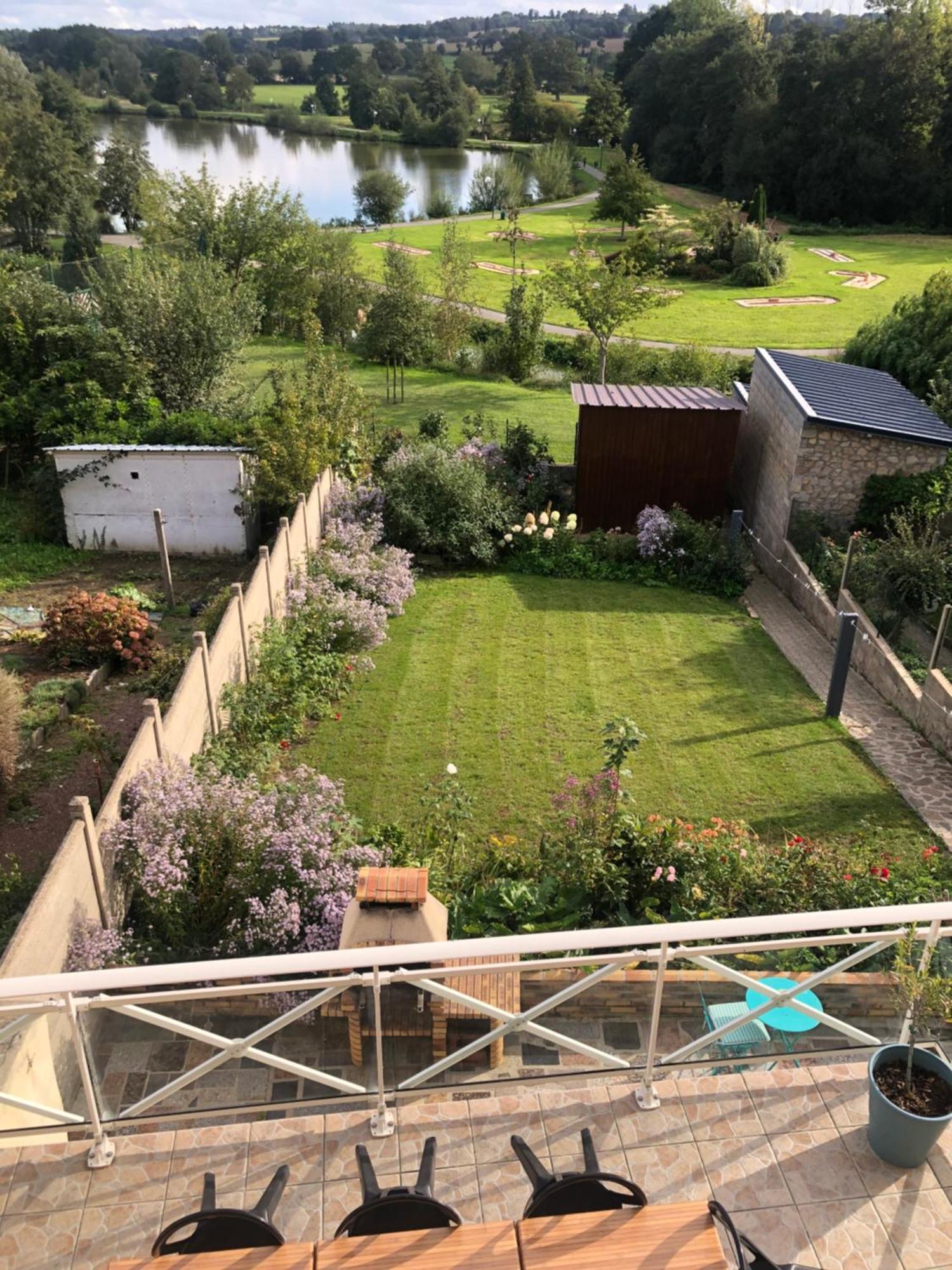 La Maison Du Lac Saint-Hilaire-du-Harcouët Buitenkant foto