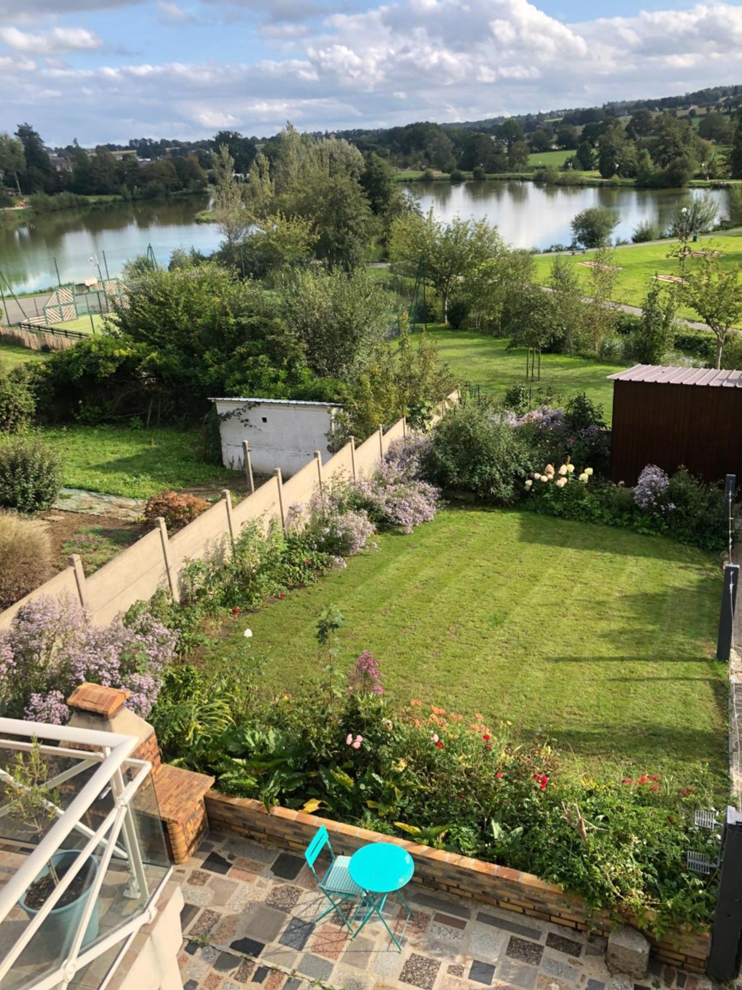 La Maison Du Lac Saint-Hilaire-du-Harcouët Buitenkant foto