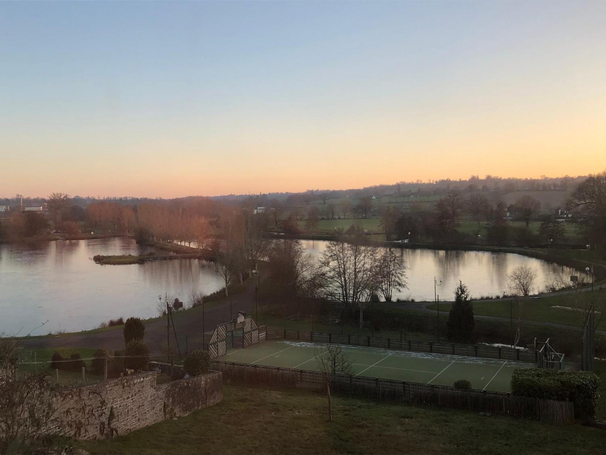 La Maison Du Lac Saint-Hilaire-du-Harcouët Buitenkant foto